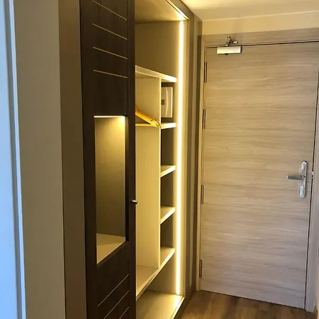 温莎酒店 3* 滨海托萨