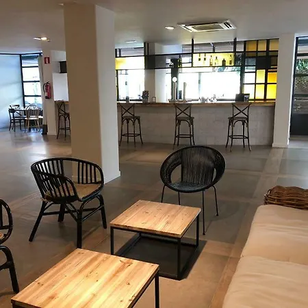 Windsor Tossa - Adults Only 16 또사데마르