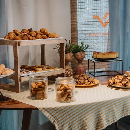 Windsor Tossa - Adults Only 16