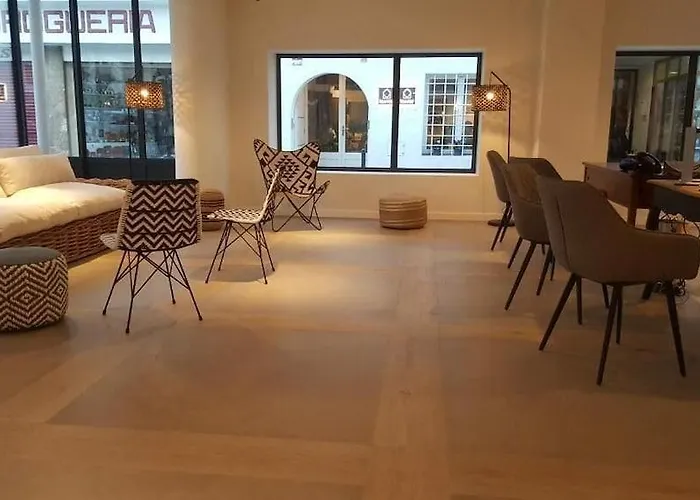 Windsor Tossa - Adults Only 16 또사데마르