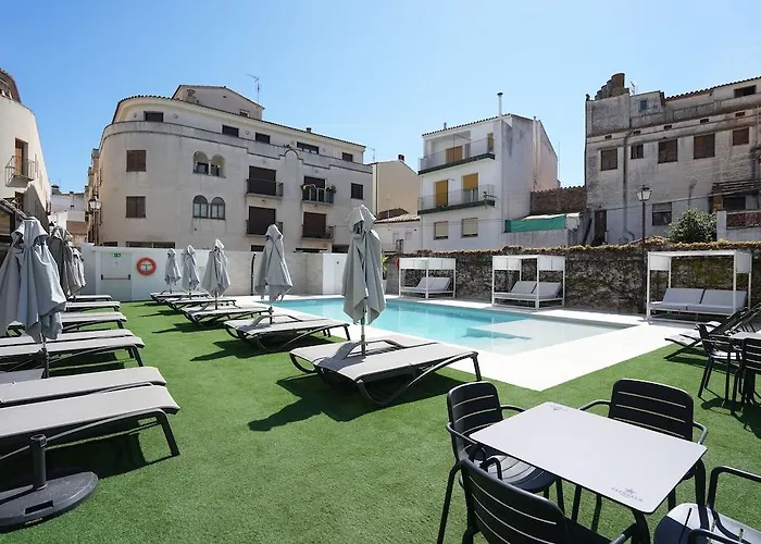 Windsor Tossa - Adults Only 16 3*