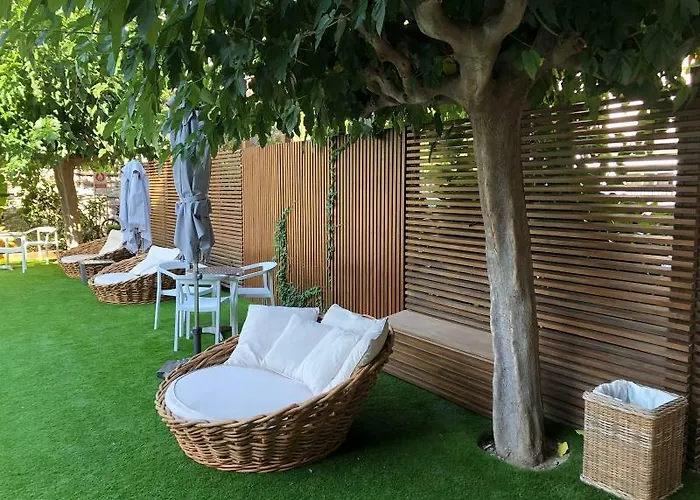 Windsor Tossa - Adults Only 16 또사데마르