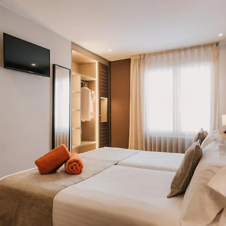 Windsor Tossa - Adults Only 16 3*